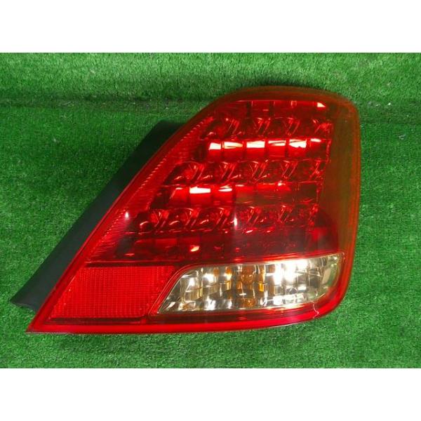 クラウンマジェスタ DBA-UZS187 右テールランプ C 4WD 3UZ-FE 6FT 1F7