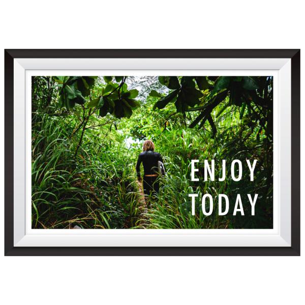 サイズやフレーム柄が選べる！日本製ウォールステッカー サーフィン。様々な枠と写真・デザインをアレンジ。狭い場所や水周りなど場所を選ばず、並べたり・組み合わせたり自由にレイアウトしてアレンジ。■サイズ：2種類からお選びください■フレーム：6種...