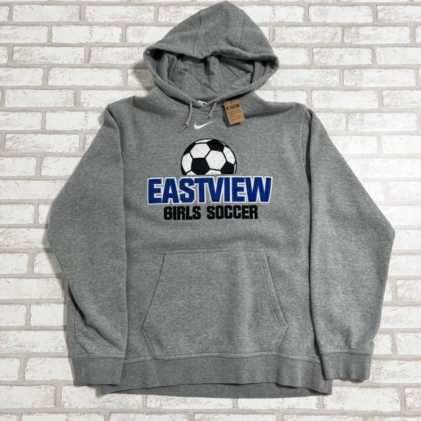 【古着】NIKE（ナイキ）　パーカー　ガールズサッカー　フード付きスウェット　グレー　ロゴ　　Mサイズ