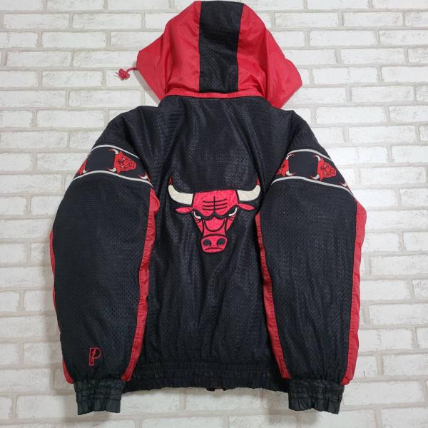 シカゴ・ブルズ スタジャン Lサイズ 黒/赤 シカゴブルズ スタジャン Lサイズ 黒赤白 JHデザイン NBA シカゴ