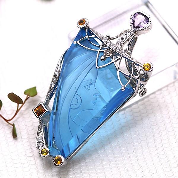 CAMEO（カメオ） インタリオ（彫刻） ブルートパーズ 73.71ct ブローチ
