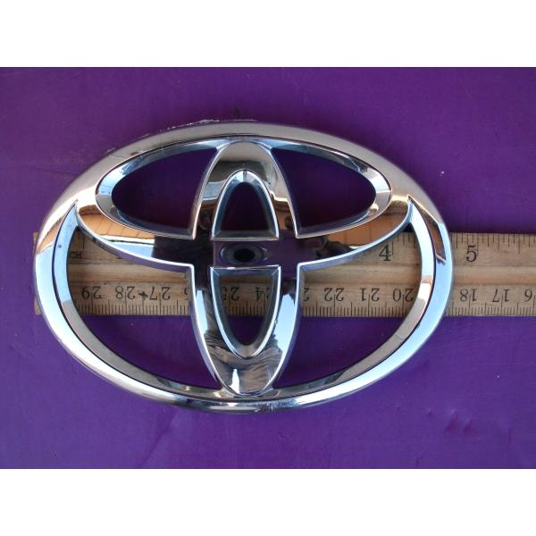 エンブレム　車　トヨタ　カー用品　ドレスアップ　アクセサリー　グッズTOYOTA 並行輸入品】純正トヨタアクセサリー75431 02080バックドアエンブレム
