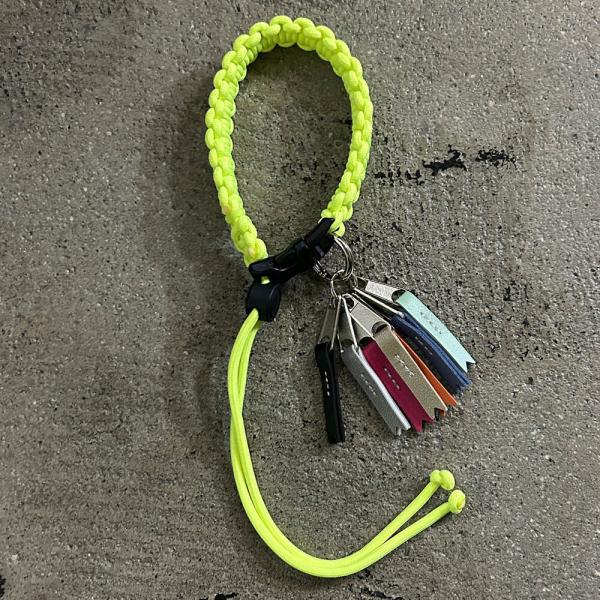 ☆ 52YE(イエロー) ☆ cheek チーク drink code charm cheek バッグ チャーム C25004 バッグチャーム パラコード ドリンクホルダー