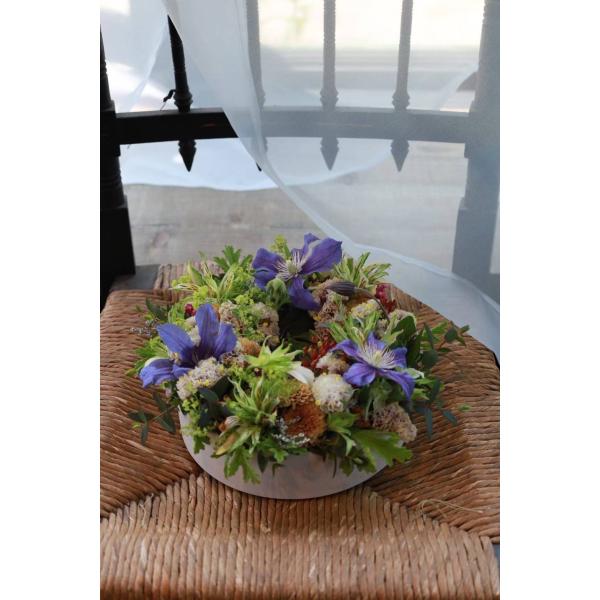 【リースアレンジメントM】 母の日 2026 ギフト 花 プレゼント 生花 フラワーリース 季節の花 そのまま飾れる おしゃれ ナチュラル 珍しい 新鮮