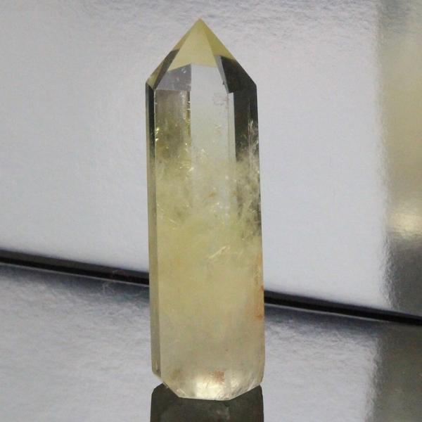 【パワーストーンの意味・言われ】シトリン[黄水晶]：富と幸運の象徴。事業運・金運・貯蓄を高める。対人関係の悩み解決。困難の克服。【サイズ】 75mm× 24mm× 20mm（原石の最長部計測）【重量】 61g【産地】　ブラジル■天然石情報：...