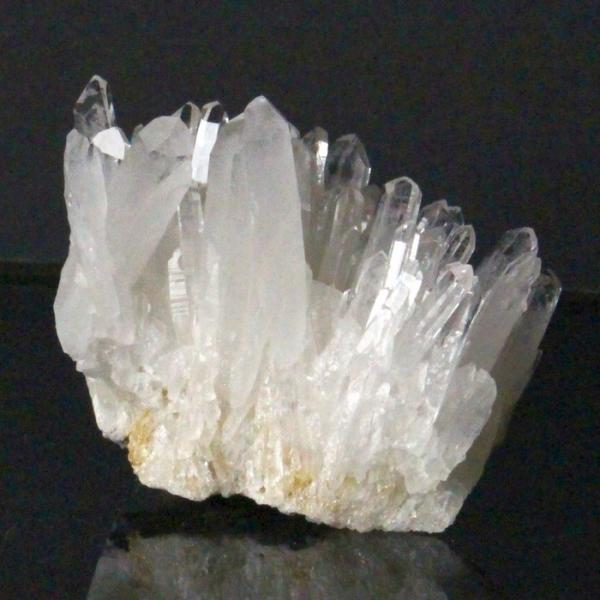 【パワーストーンの意味・言われ】水晶　クラスター[クォーツ]：浄化・幸せをもたらす天然石の基本・自己成長の象徴【サイズ】 51mm× 41mm× 26mm（原石の最長部計測）【重量】 56g【産地】　中国 四川省■天然石情報：水晶■石言葉（...