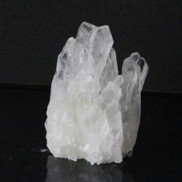 【パワーストーンの意味・言われ】水晶　クラスター[クォーツ]：浄化・幸せをもたらす天然石の基本・自己成長の象徴【サイズ】 52mm× 36mm× 25mm（原石の最長部計測）【重量】 59g【産地】　中国 四川省■天然石情報：水晶■石言葉（...