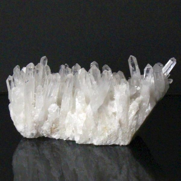 【パワーストーンの意味・言われ】水晶　クラスター[クォーツ]：浄化・幸せをもたらす天然石の基本・自己成長の象徴【サイズ】 106mm× 51mm× 30mm（原石の最長部計測）【重量】 222g【産地】　中国 四川省■天然石情報：水晶■石言...