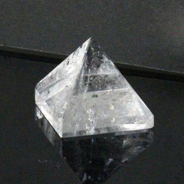 水晶 ピラミッド 原石 ラフ Pyramid 鉱物 石 クラスター クォーツ ロッククリスタル 魔除け 置物 浄化 一点物