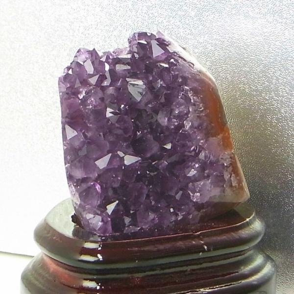 【パワーストーンの意味・言われ】アメジスト[紫水晶]：真実の愛、直感力を高める・強い魔よけのパワー【サイズ】 73mm×72mm×59mm（原石の最長部計測）【重量】 568g【産地】 ブラジル■天然石情報：アメジスト■石言葉（意味・効果）...