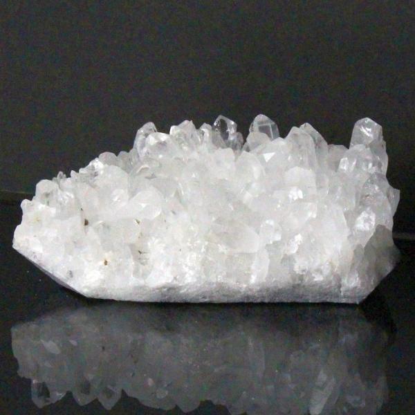 【パワーストーンの意味・言われ】水晶　クラスター[クォーツ]：浄化・幸せをもたらす天然石の基本・自己成長の象徴【サイズ】 68mm× 44mm× 27mm（原石の最長部計測）【重量】 115g【産地】　中国 四川省■天然石情報：水晶■石言葉...
