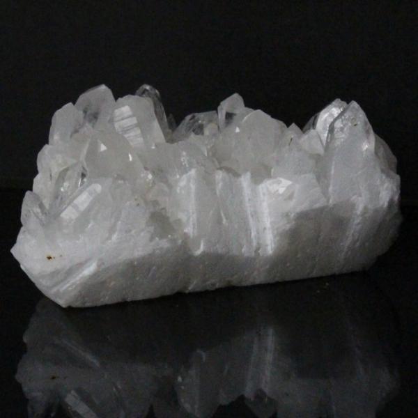 【パワーストーンの意味・言われ】水晶　クラスター[クォーツ]：浄化・幸せをもたらす天然石の基本・自己成長の象徴【サイズ】 67mm× 53mm× 30mm（原石の最長部計測）【重量】 117g【産地】　中国 四川省■天然石情報：水晶■石言葉...