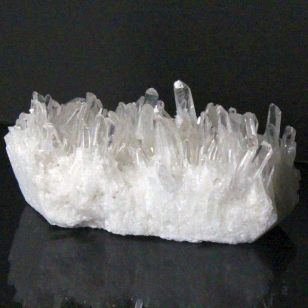 【パワーストーンの意味・言われ】水晶　クラスター[クォーツ]：浄化・幸せをもたらす天然石の基本・自己成長の象徴【サイズ】 85mm× 43mm× 35mm（原石の最長部計測）【重量】 174g【産地】　中国 四川省■天然石情報：水晶■石言葉...