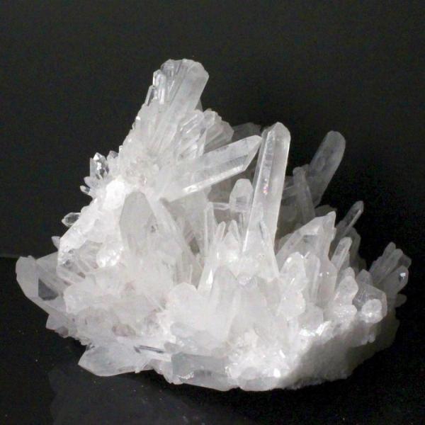 【パワーストーンの意味・言われ】水晶　クラスター[クォーツ]：浄化・幸せをもたらす天然石の基本・自己成長の象徴【サイズ】 155mm× 150mm× 145mm（原石の最長部計測）【重量】 2378g【産地】　中国 四川省■天然石情報：水晶...