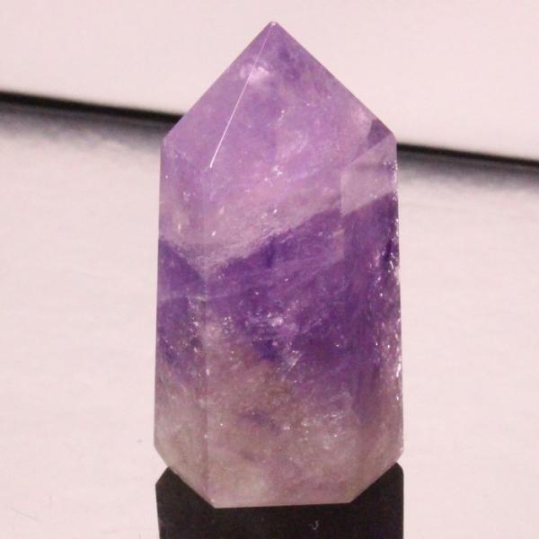 【パワーストーンの意味・言われ】アメジスト[紫水晶]：真実の愛、直感力を高める・強い魔よけのパワー【サイズ】 44mm×23mm×19mm（原石の最長部計測）【重量】 30gブラジル■天然石情報：アメジスト■石言葉（意味・効果）：誠実、心の...