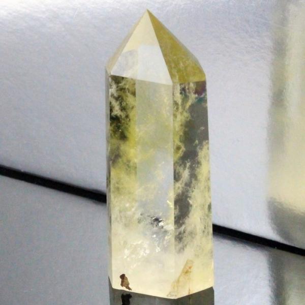 【パワーストーンの意味・言われ】シトリン[黄水晶]：富と幸運の象徴。事業運・金運・貯蓄を高める。対人関係の悩み解決。困難の克服。【サイズ】 69mm×24mm×20mm（原石の最長部計測）【重量】 61g【産地】　ブラジル■天然石情報：シト...