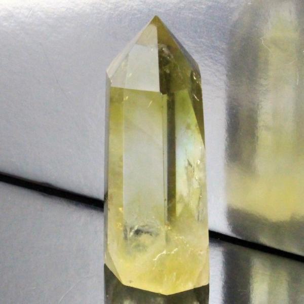 【パワーストーンの意味・言われ】シトリン[黄水晶]：富と幸運の象徴。事業運・金運・貯蓄を高める。対人関係の悩み解決。困難の克服。【サイズ】 67mm×27mm×23mm（原石の最長部計測）【重量】 81g【産地】　ブラジル■天然石情報：シト...