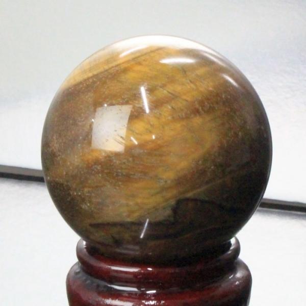 タイガーアイ 丸玉 56mmの魅力と活用法