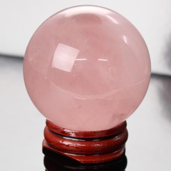 ローズクォーツ丸玉50mmの魅力と選び方