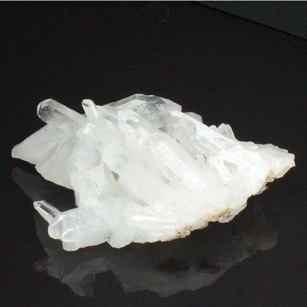 【天然石の意味・言われ】水晶　クラスター[クォーツ]：浄化・幸せをもたらす天然石の基本・自己成長の象徴【サイズ】 67ｍｍ×46ｍｍ×26ｍｍ（水晶原石クラスターの最長部計測）【重量】 75ｇ【産地】 ヒマラヤ■天然石情報：水晶■石言葉（意...