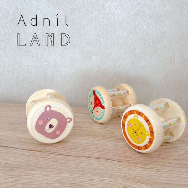 ころころ転がすとカラフルな小粒がシャラシャラと鳴るのが楽しい。ついつい転がして目で追っちゃいますね。デザインがおしゃれなBOX付き。パッケージもかわいくて、プレゼントにもおすすめです。＊Size：Φ58 x H60mm＊対象：0ヶ月以上＊素...