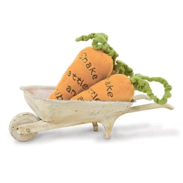 ふわふわのぬいぐるみのようなにんじんのガラガラです。しっとり柔らかなベロア素材がとっても気持ちいい♪揺らすと鈴をを転がすような優しい音がします。赤ちゃんの興味を引く色と音で、夢中で掴んだり、口に入れたり。葉っぱの部分が輪になっているので、赤...