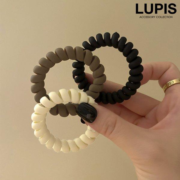 品番 : v1881サイズ : 直径約5.5cmその他 : モニター・撮影環境により実際の商品と色味が異なる場合があります。商品の説明使いやすい定番カラーのシンプルなスプリングヘアゴム。洒落見えするマットカラーは、大人っぽくどんなシーンにも...