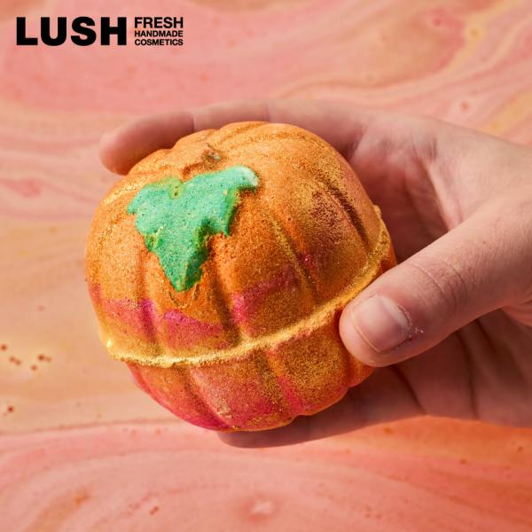 LUSH スパークリーオータム バスボム 入浴剤 カボチャ ラメ フルーティー 香り ハロウィン 数量限定 ギフト プレゼント お風呂 保湿 癒やし ラッシュ 公式