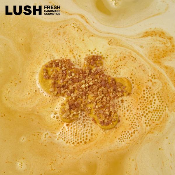 LUSH クリスマスクッキーマン スパークル バスボム 入浴剤 クリスマス 数量限定 ギフト プレゼント スパイス 甘い 香り 保湿 癒やし ラッシュ 公式