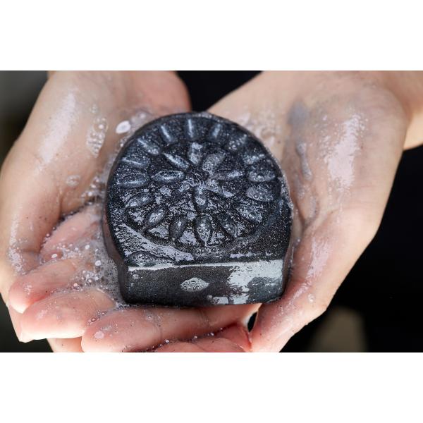 洗顔 石鹸 ラッシュ公式 Lush コールフェイス ブラックビューティー 洗顔ソープ 100g Buyee Buyee Japanese Proxy Service Buy From Japan Bot Online