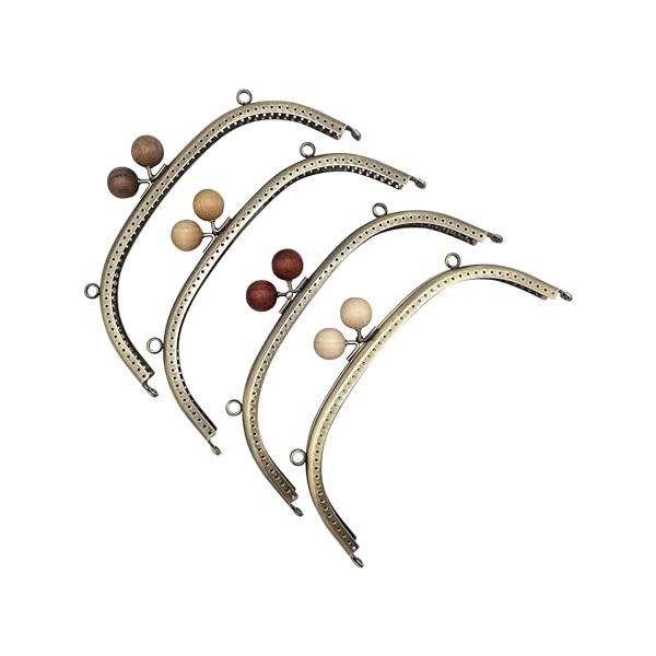 あめ玉が木でできています。