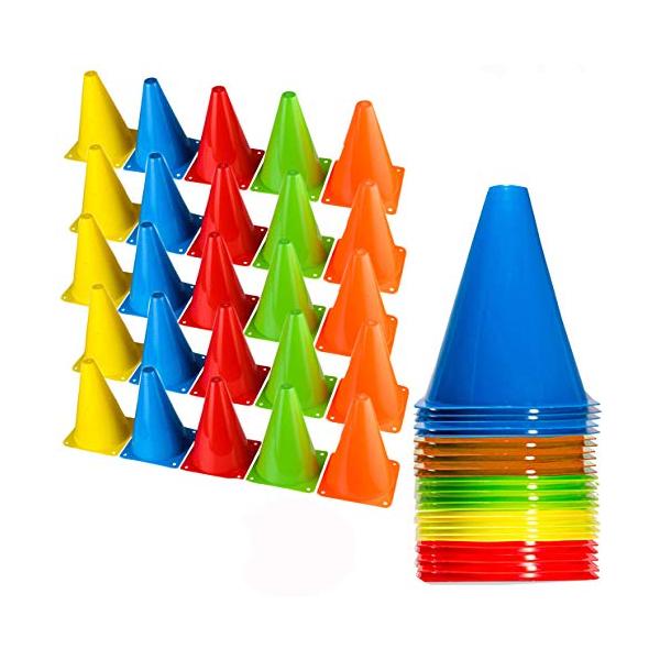 製品仕様：高さ約18cm、底面約13.5×13.5cm、ミニサイズで個人の練習にピッタリです。・使いやすい：ミニコーンは赤、青い全2カラーで各カラーには5本があり、とても使いやすマーカーコーンです。・耐久性抜群：カラーコーンは柔軟さに優れた...