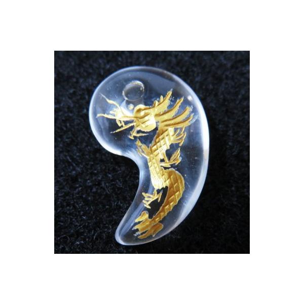 勾玉　金龍彫刻　高品質 水晶 　27〜30ミリ  (大)　