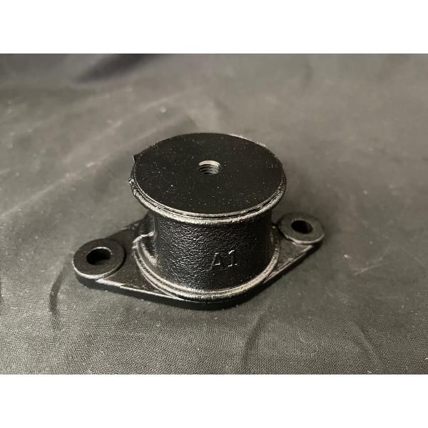 【出品1/17終了*】EST 62E-44517-A1-8P》ヤマハ 純正部品 エンジンマウントラバー 1個