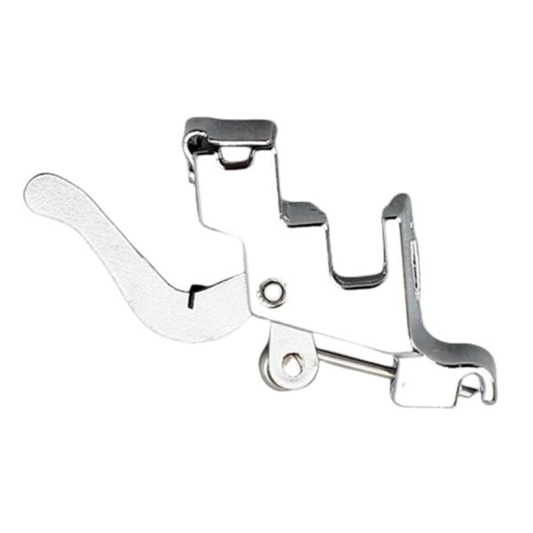 押え棒と押えの間の便利なアダプターです。【取り付け簡単】小さな形状で取り付けが簡単で使いやすく、取り付けを素早く完了して時間を節約できます。【製品用途】家庭用電動ミシン押え足ホルダー（接続ヘッド）はリンクミシン押え棒と押さえのリンク部分。仕...