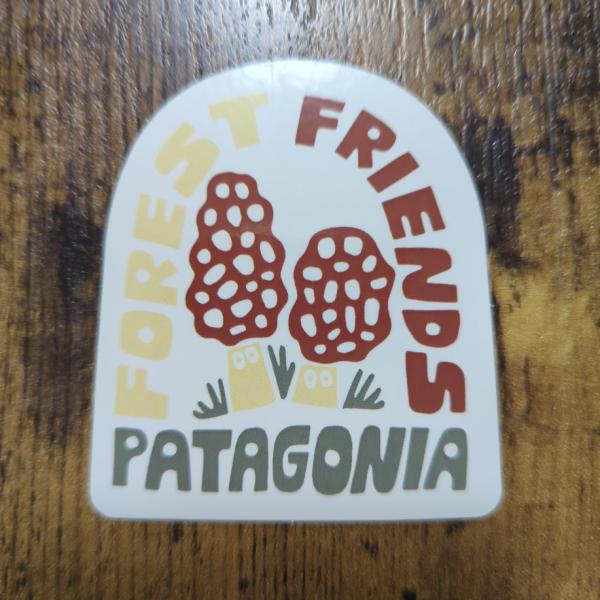 【pa-112】patagonia パタゴニア ステッカー sticker Fungi Friends■カラーホワイト系■サイズ縦6.4cm×横5.7cm※稀に折れ、印刷ミス、粘着汚れがある場合があります。