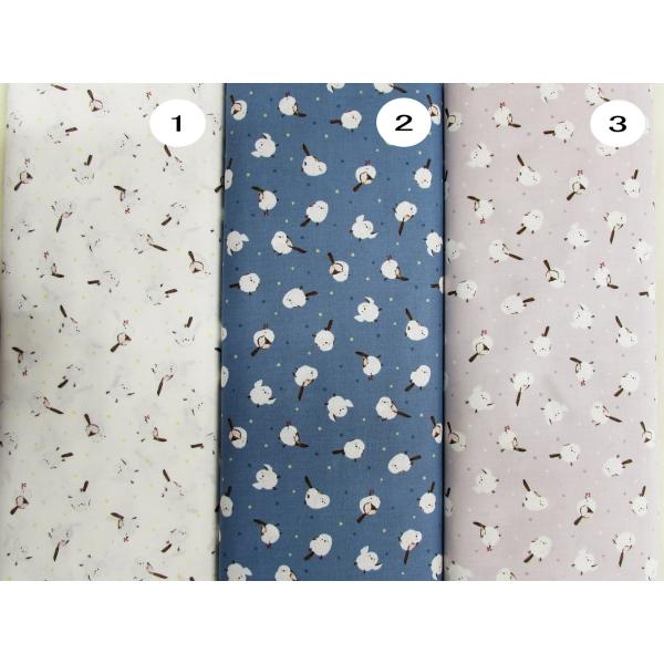 シマエナガのキュートなしぐさが生地の全面にプリントされたシマエナガ好きさんにおススメのシーチング生地バッグや小物作り　お洋服に幅広くお使いいただけます(^^♪コットン　　100％生地幅　　約110cm日本製※表示価格は10cmの価格となって...