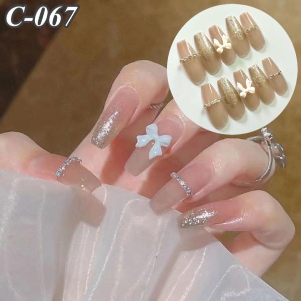 エムズソレラのネイルチップセットです。1回分(12枚)のグミシール付きなので届いたらすぐにお使い頂けます！！当店では豊富なデザインを取り揃えておりますのでたくさん集めてコレクションしたりその日の気分で付け替えたり日々のオシャレをより楽めるこ...