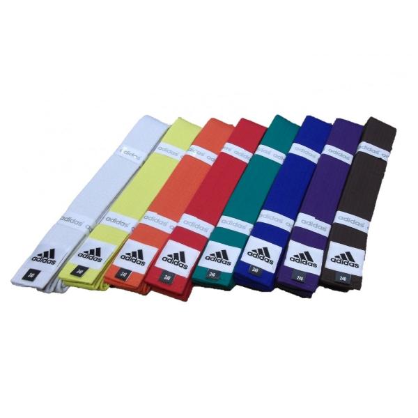 ■製品特徴adidas 色帯 クラブモデル空手や柔道など様々な武道でご利用いただける色帯です。※adidasの白いタグの下に長さを表記した黒いタグが写真には載っていますが、実際には黒いタグはついておりません。予めご了承のほどよろしくお願い申...