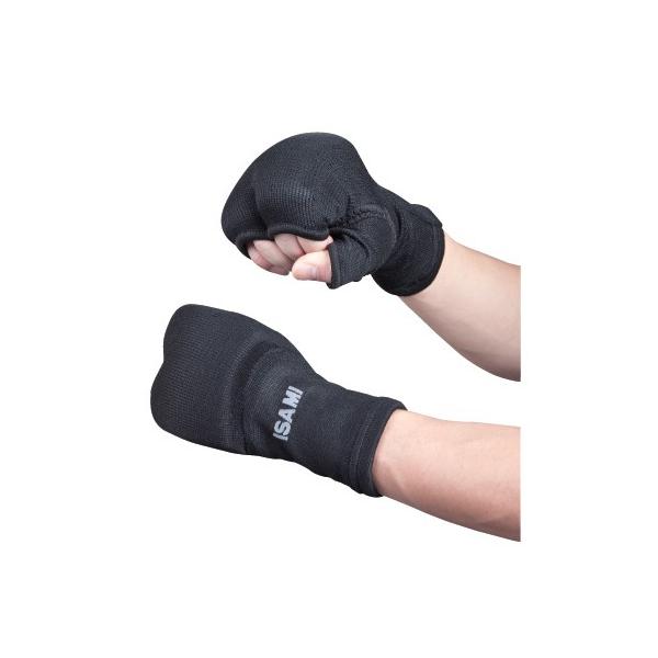 手の甲を保護するパッド付き。指部分はパッドのズレを防止する仕様になっており、自然な拳の動きを保てます。親指付け根は大きな穴を開け握る動作がスムーズになりました。 白のみXSありフルコン用サイズ: ・XS(白のみ)(丈16cm、ナックル幅7c...