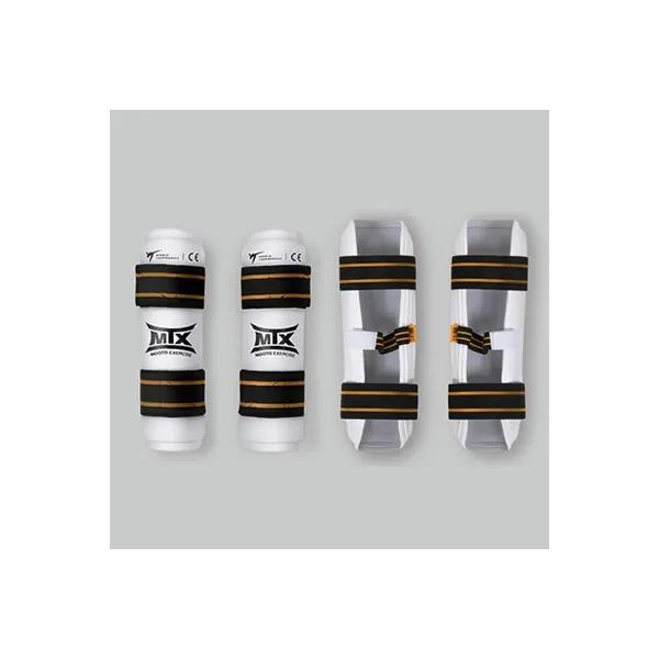 MOOTO プロテクター MTX 腕（左右セット）＋足（左右セット）計4点セット腕・足ガードの4点セットです。足ガードには足の甲ガードは付いていません。マジックテープ（ベロクロ）で固定するタイプですのでズレにくいです。絞めたり、緩めたり調整...