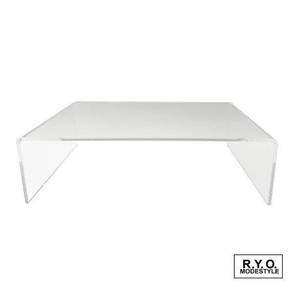 ■サイズ:W200×D150×H60mm■カラー:透明■素　材:アクリルシンプルなアクリル台です。デザインを邪魔せずなんでも飾ることができます。高さを付けることで商品は見違えるほど良く見えます。売り場でぜひお試しください。サイズが5サイズあ...