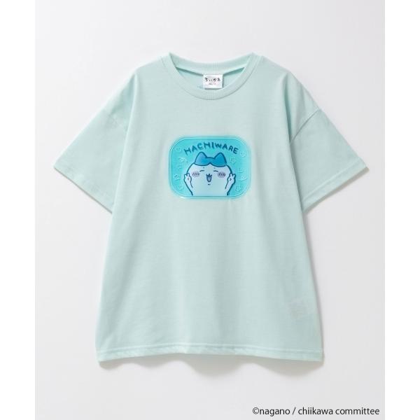 「ちいかわ」の半袖クルーネックTシャツ。カラーは、オフホワイト・サックスの2色展開です。■デザインPVCの貼り付けにハチワレのプリント入りで立体的になってかわいい！■ポイント綿混のさらりとした生地が快適な着心地です。■コーディネートパンツに...