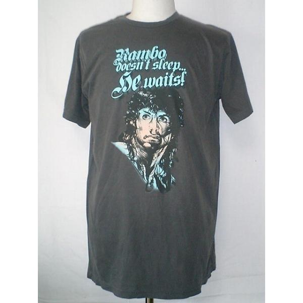 ランボー Doesn't Sleep ！ 映画 Rambo Tシャツ : コスプレ衣装