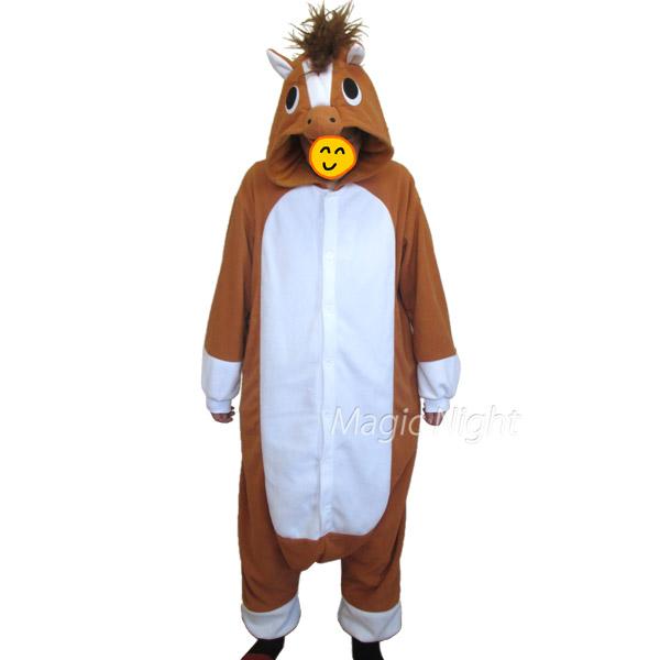 お茶目な表情がかわいいの馬の着ぐるみだよ☆温かくてパジャマやルームウェアとしてもおすすめ！ハロウィンやコスプレパーティーなどのイベントにもどうぞ♪お馬さん サラブレッド 茶色 ブラウン 男性 女性 メンズ レディース 学園祭 文化祭 新年会...