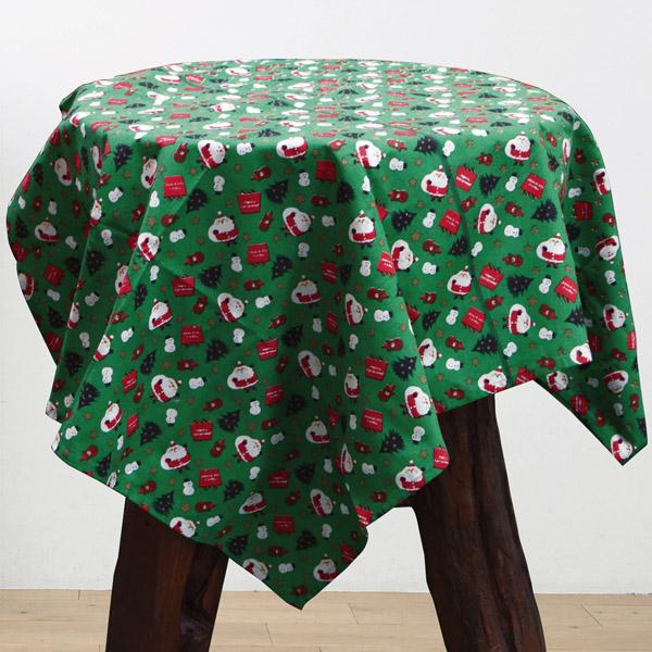 クリスマスパーティに！ホームパーティに！サンタさん、プレゼントBOX、クリスマスツリーなどが描かれた可愛いデザインのテーブルクロス。テーブルの上に敷くだけで、あっという間にクリスマス仕様♪縦90cm×横200cm 布生地 ディスプレイシート...