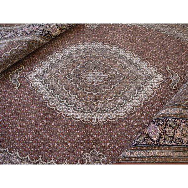 mahounojutan-rug_n-2011- mahounojutan-rug_n-2011-