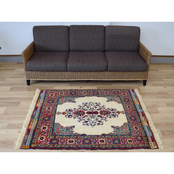 美品 ペルシャ 絨毯 グーチャン 産 縦1.3m 横1.1m 128 x 108 cm 美品 ペルシャ 絨毯 グーチャン 産 縦1.3m 横1.1m 128 x 108 cm