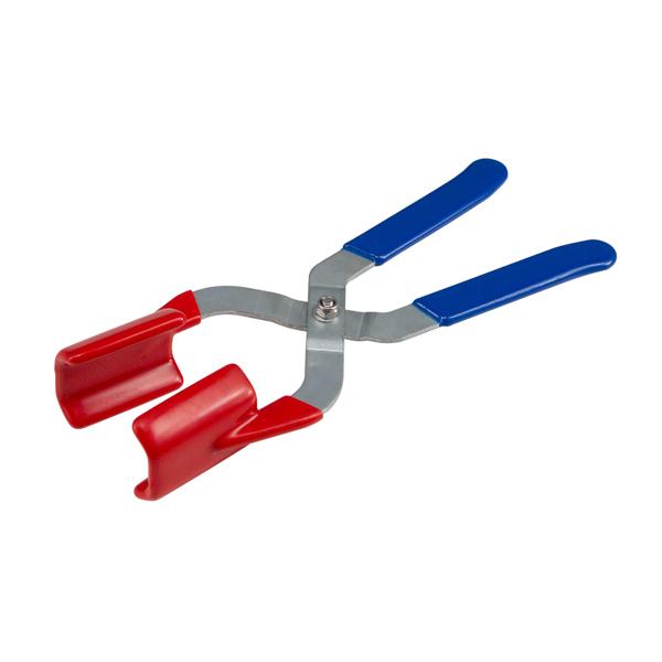 ナットカバー専用の工具「プライヤー」。33〜41ｍｍナットカバーのサイズに対応し、リヤの深い位置にあるナットカバーも届くロング設計で、スムーズに脱着することができます。ナットカバーを挟むヘッド部とグリップ部には滑りにくい素材を採用。材質：本...