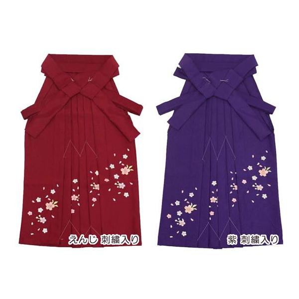 ２色の刺繍入り袴を、それぞれ７サイズご用意しております。３枚目のサイズ表画像から、身長に合ったサイズをお選びください。※ブーツを着用される場合は、紐下サイズが10cm短いものをお選びください。※ウエストの適正サイズは、60cmまでとなります...